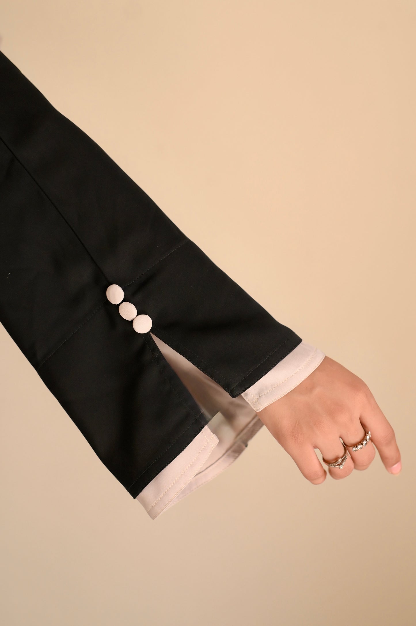 Monochrome Muse Abaya – Premium Nida