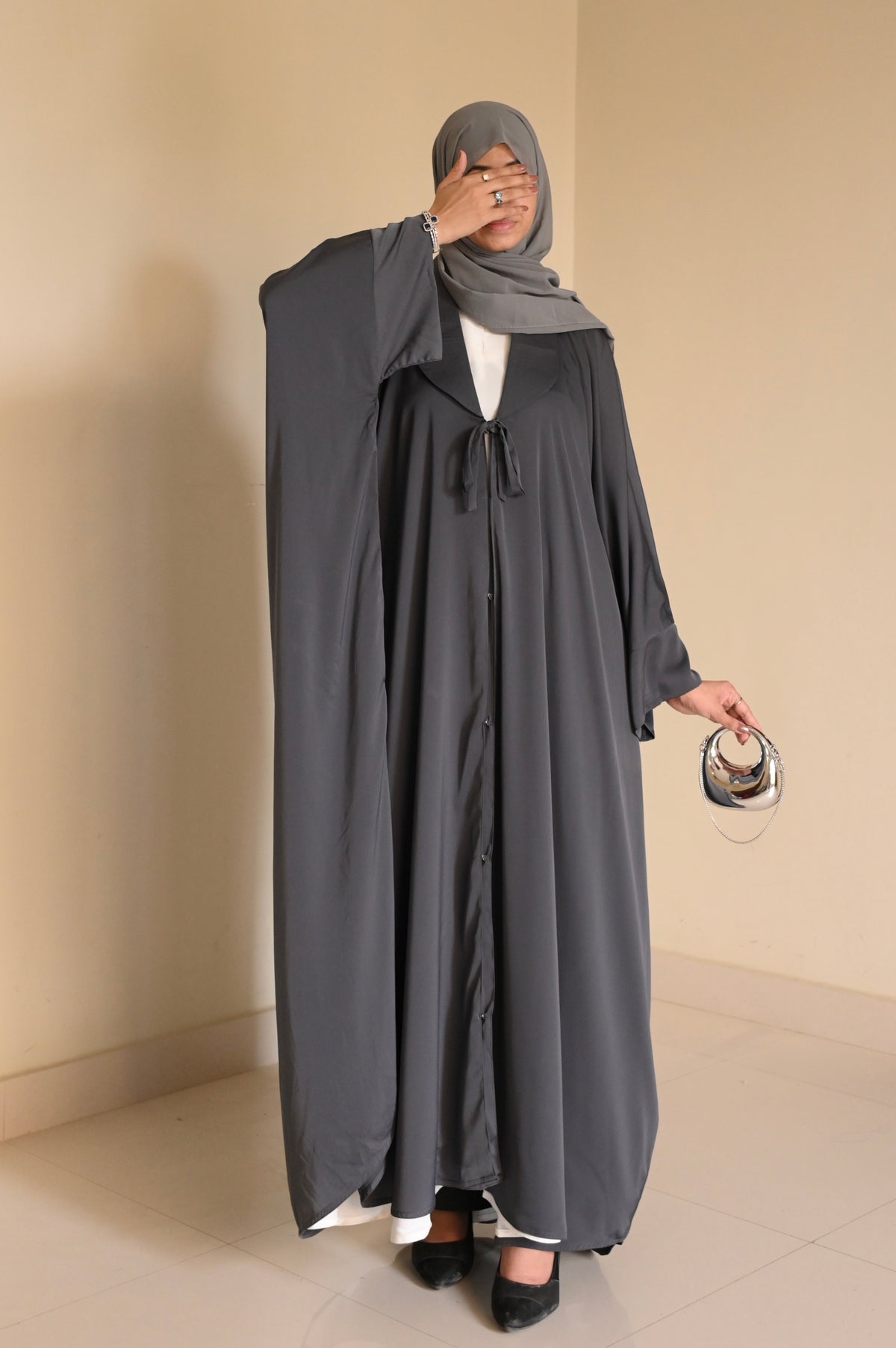 Nooré - Kaftan abaya- Charcoal Romantic Nida