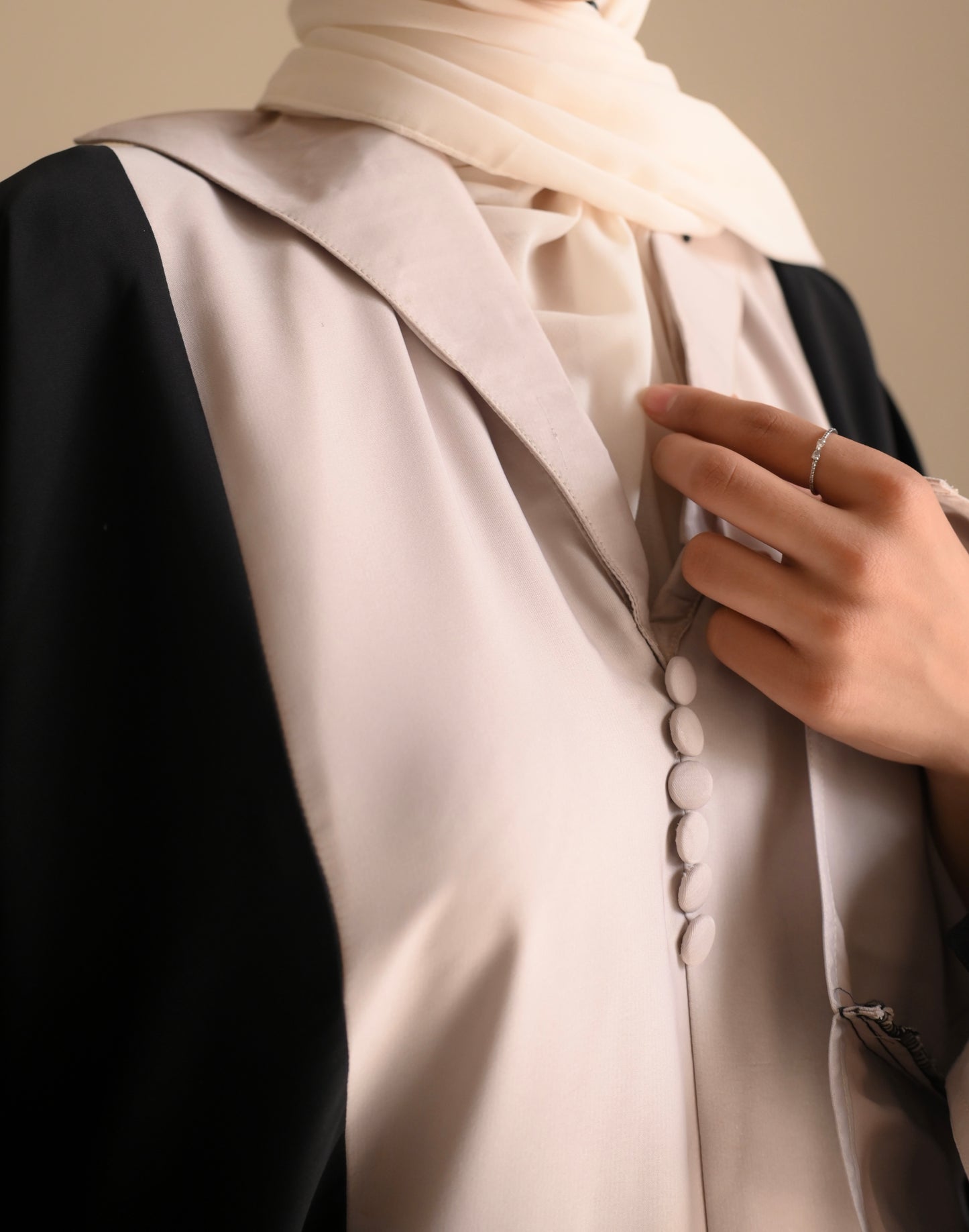 Monochrome Muse Abaya – Premium Nida