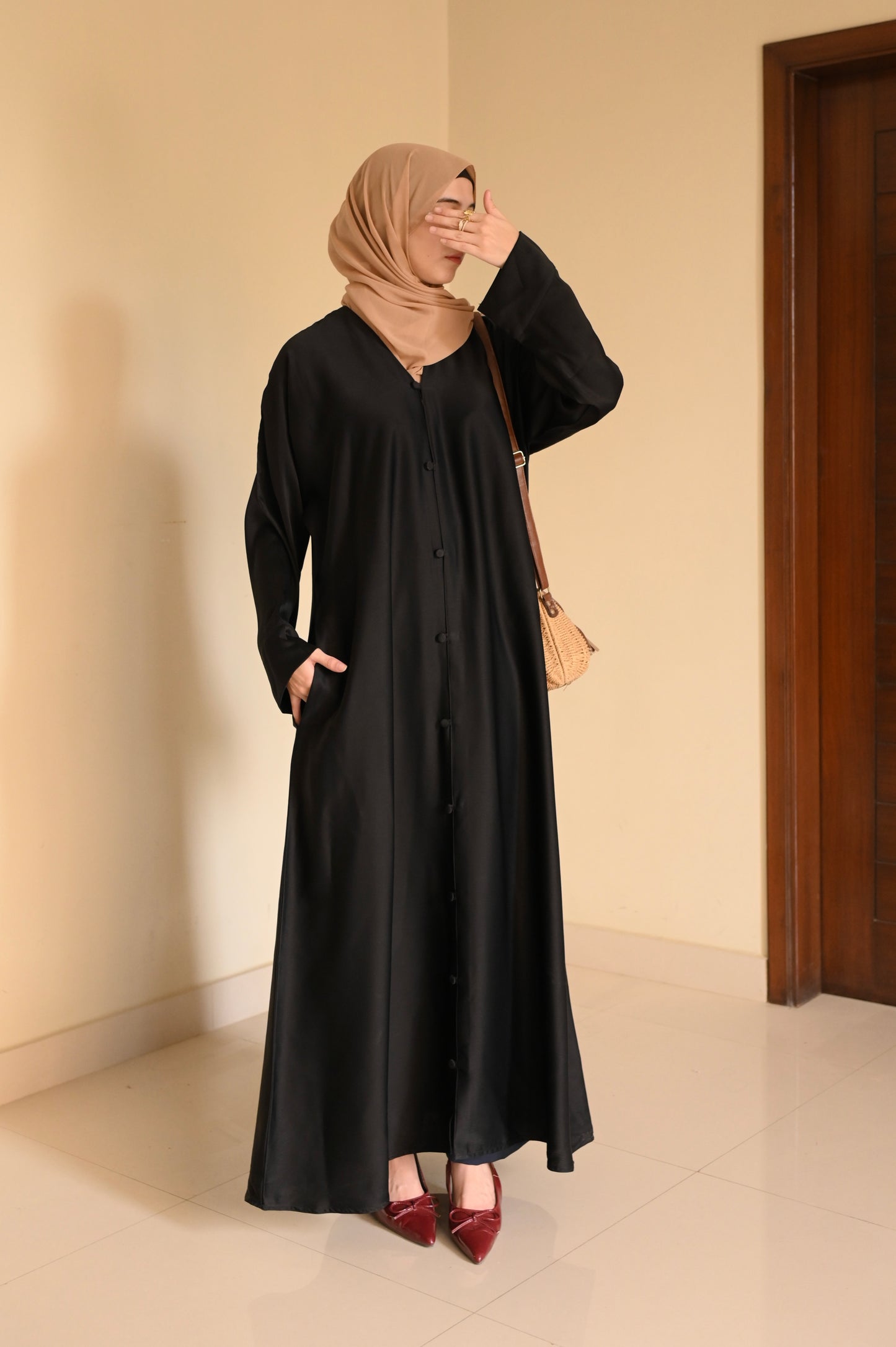 Noir Luxe Staple Abaya- Jet black