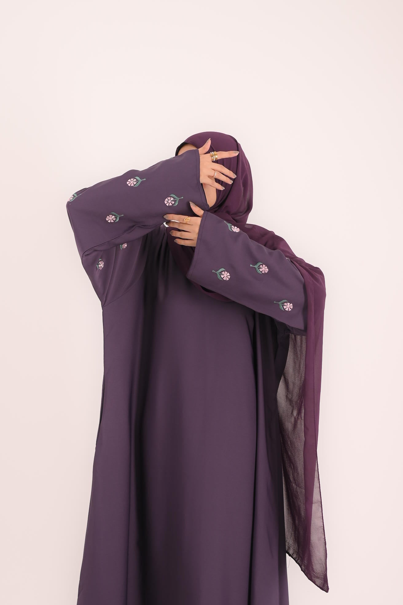 Lila Gulzar- Embroidered Abaya